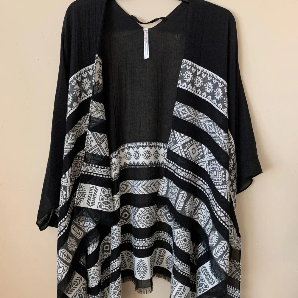 Urban Outfitters Black White Geometric Raw Hem Shawl size L